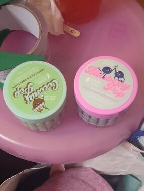 Blueberry and coconut popping lotion